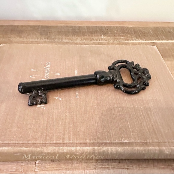 Key Large Vintage Black Skeleton Key Hidden Corkscrew black silver shelf decor - Picture 5 of 8